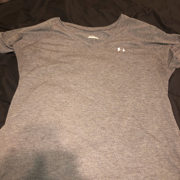 Under Armour Tops - Under Amour casual tee Under Armour Tops - Under Amour casual tee